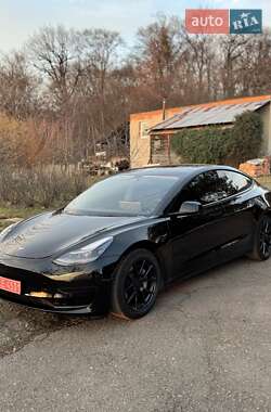 Седан Tesla Model 3 2021 в Мукачево