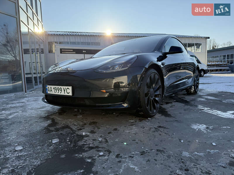 Седан Tesla Model 3 2022 в Броварах
