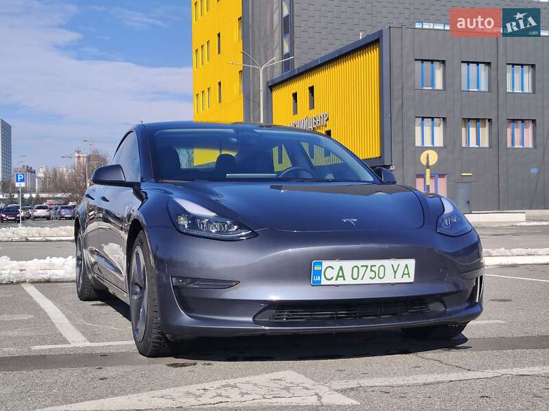 Седан Tesla Model 3 2023 в 