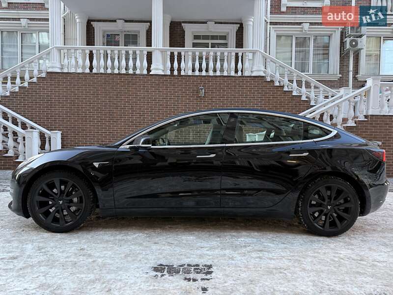 Седан Tesla Model 3 2019 в Киеве