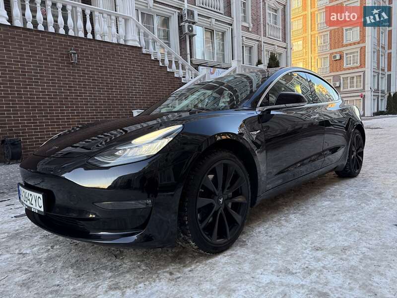 Седан Tesla Model 3 2019 в Киеве