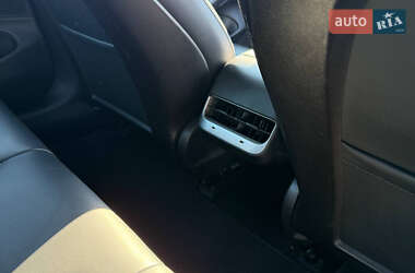 Седан Tesla Model 3 2020 в Луцке
