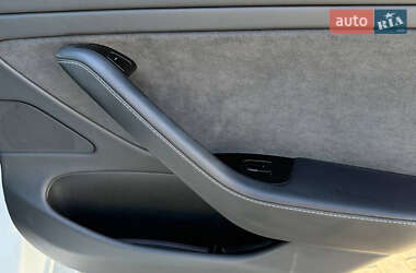 Седан Tesla Model 3 2020 в Луцке