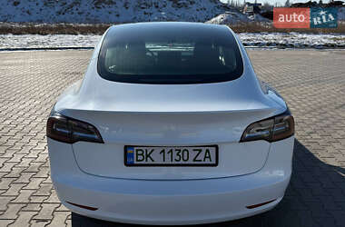 Седан Tesla Model 3 2020 в Луцке