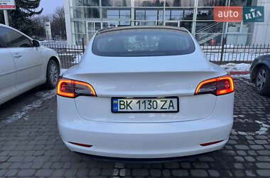 Седан Tesla Model 3 2020 в Луцке