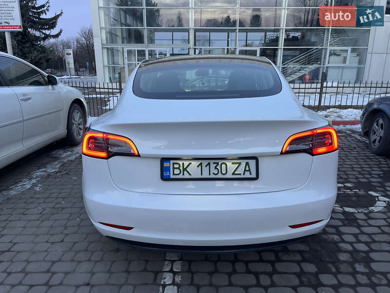 Седан Tesla Model 3 2020 в Луцке