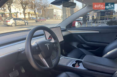 Седан Tesla Model 3 2021 в 