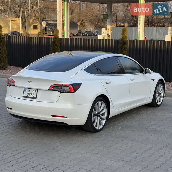 Седан Tesla Model 3 2018 в Одесі