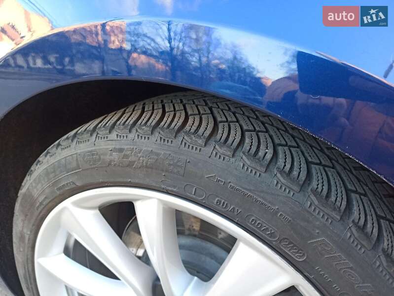 Седан Tesla Model 3 2019 в Львові