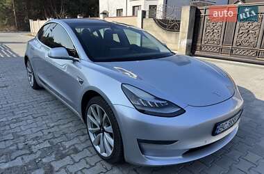 Седан Tesla Model 3 2018 в Львові