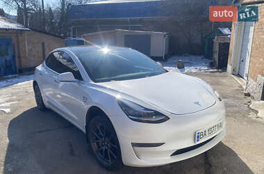 Седан Tesla Model 3 2020 в Кропивницькому