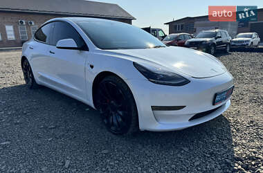 Седан Tesla Model 3 2021 в Луцке