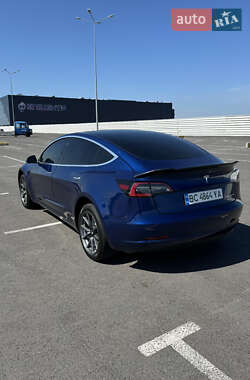 Седан Tesla Model 3 2019 в 