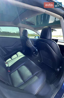 Седан Tesla Model 3 2019 в 