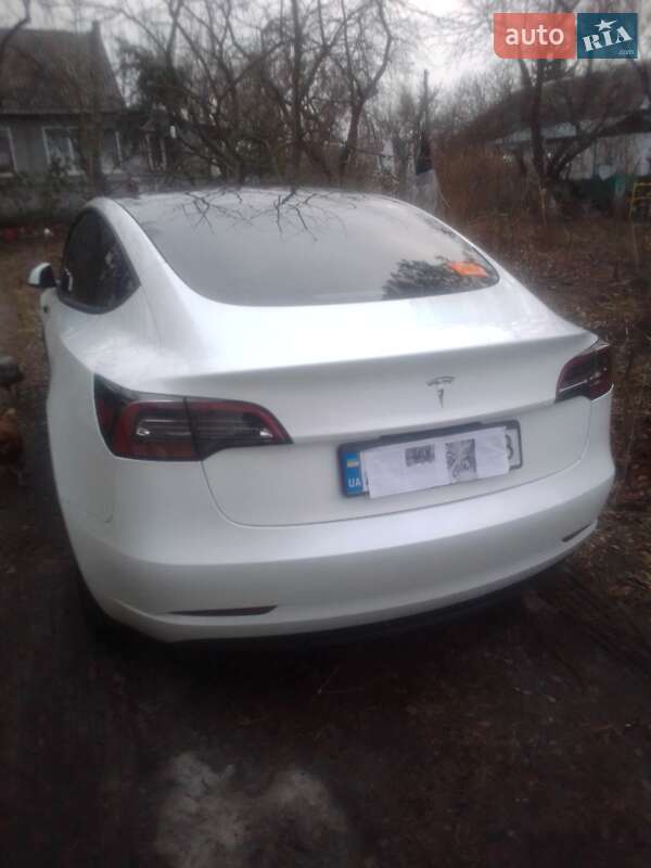 Седан Tesla Model 3 2023 в Киеве