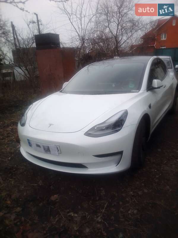 Tesla Model 3 2023