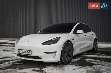 Седан Tesla Model 3 2021 в 