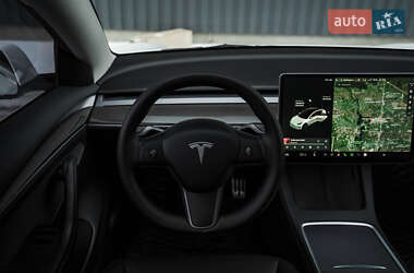 Седан Tesla Model 3 2021 в 