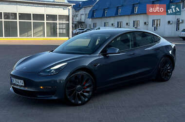 Седан Tesla Model 3 2021 в Ровно