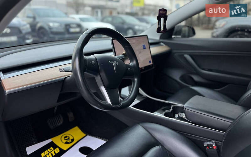 Седан Tesla Model 3 2019 в Ивано-Франковске