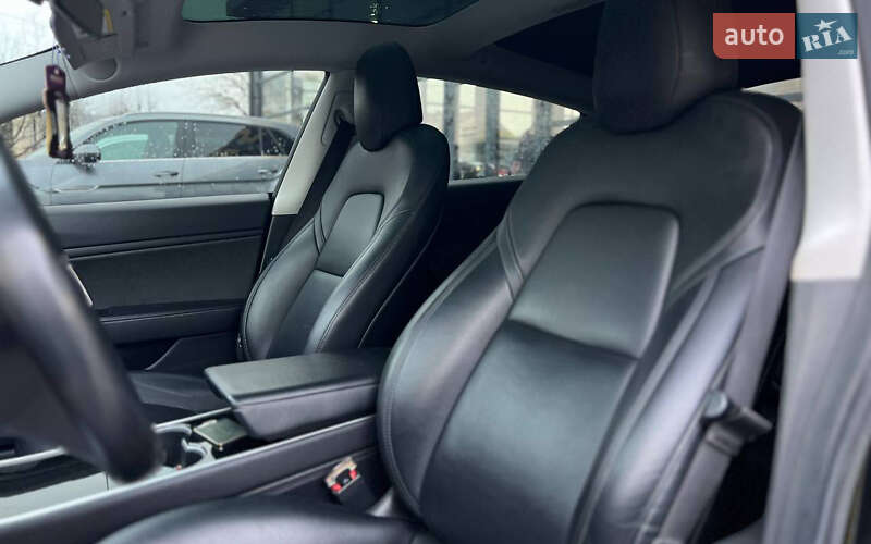 Седан Tesla Model 3 2019 в Ивано-Франковске