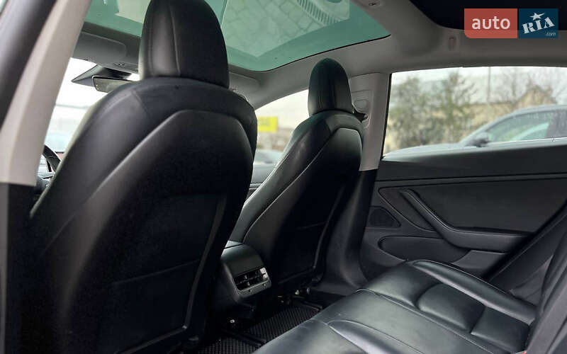 Седан Tesla Model 3 2019 в Ивано-Франковске