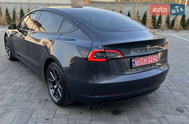 Седан Tesla Model 3 2021 в Луцке