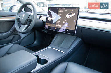 Седан Tesla Model 3 2021 в 