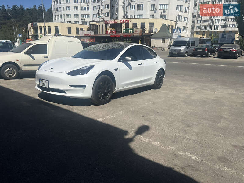 Седан Tesla Model 3 2021 в Києві