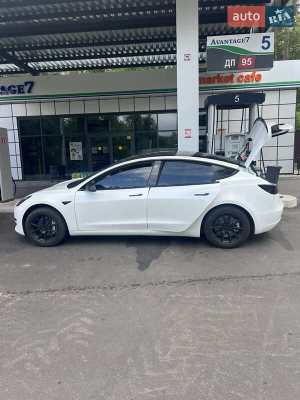 Седан Tesla Model 3 2021 в Киеве фото 13 Седан Tesla Model 3 2021 в Киеве