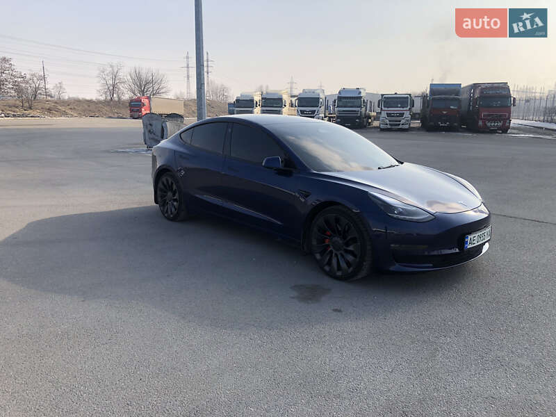 Седан Tesla Model 3 2021 в Дніпрі