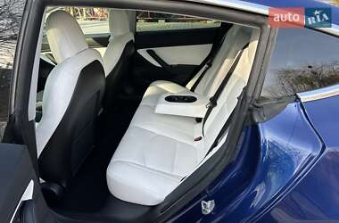 Седан Tesla Model 3 2019 в Львове