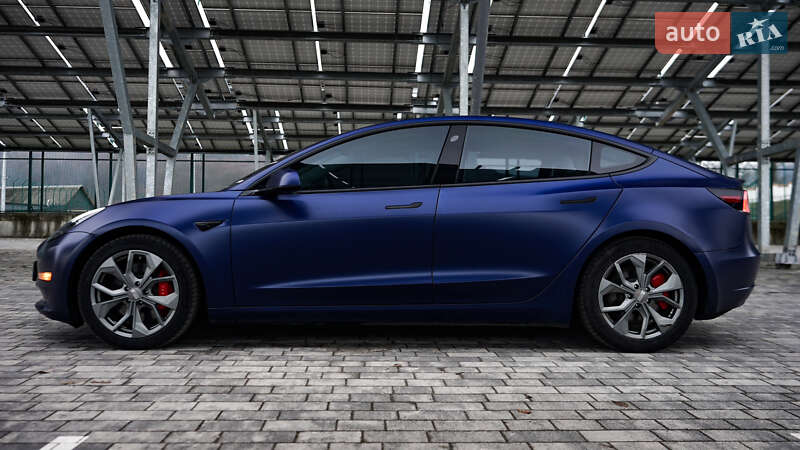 Седан Tesla Model 3 2018 в Львові