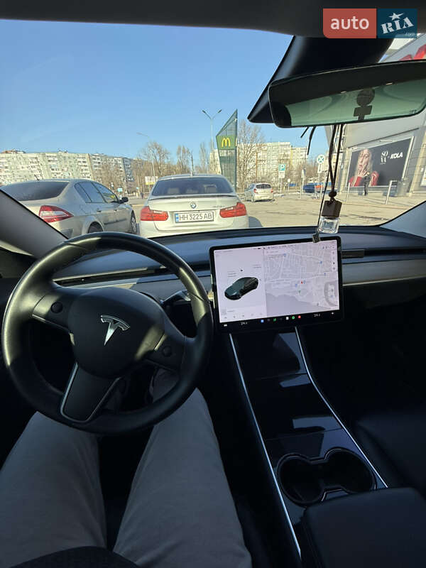 Седан Tesla Model 3 2019 в Запоріжжі