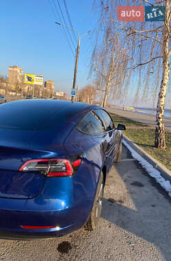 Седан Tesla Model 3 2019 в 