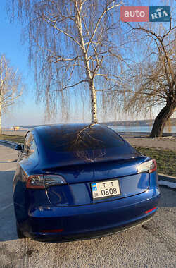 Седан Tesla Model 3 2019 в 