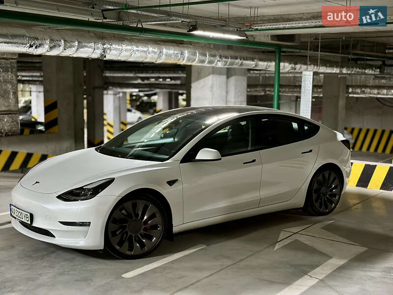 Седан Tesla Model 3 2021 в Києві