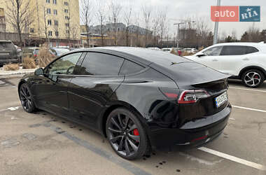 Седан Tesla Model 3 2020 в 