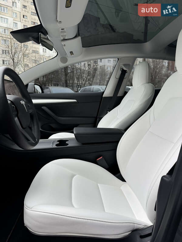 Седан Tesla Model 3 2022 в Києві