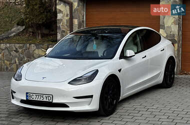 Седан Tesla Model 3 2022 в Львове