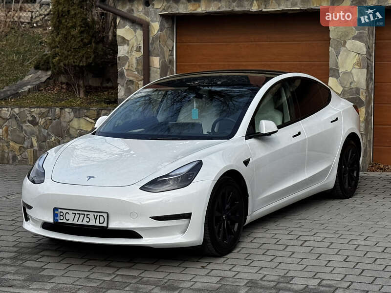 Tesla Model 3 2022
