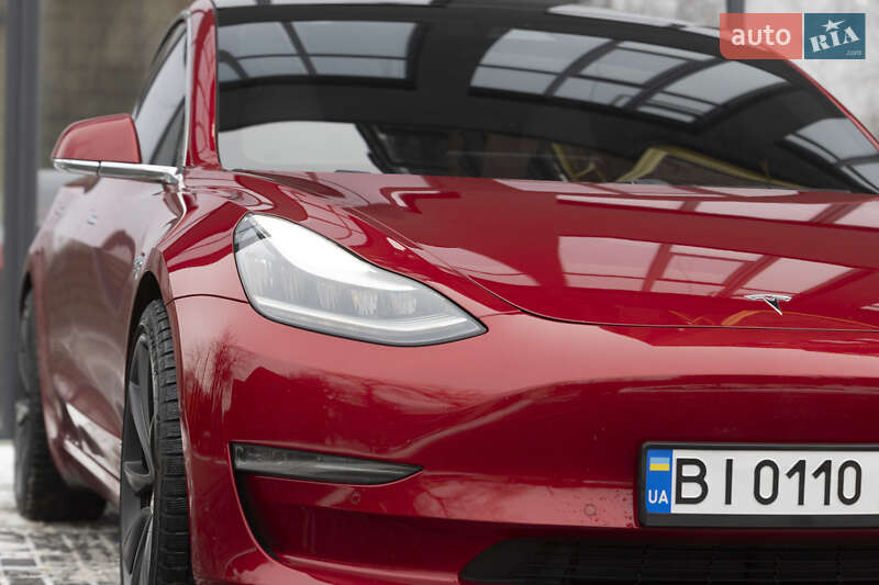 Седан Tesla Model 3 2020 в Києві