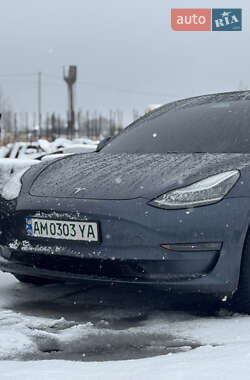 Седан Tesla Model 3 2020 в Житомирі