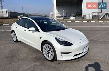 Седан Tesla Model 3 2022 в Ровно