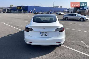 Седан Tesla Model 3 2022 в Ровно