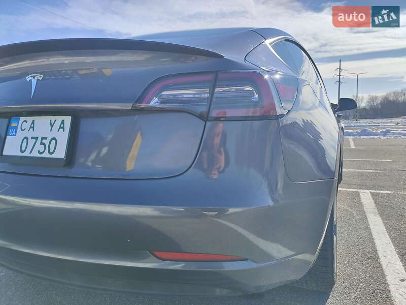 Седан Tesla Model 3 2023 в Киеве