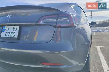Седан Tesla Model 3 2023 в 