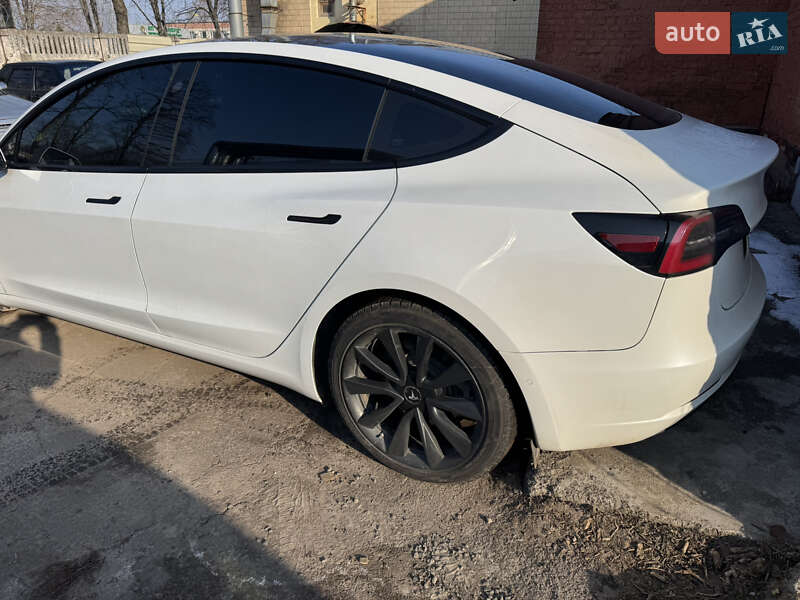 Седан Tesla Model 3 2019 в Чернигове