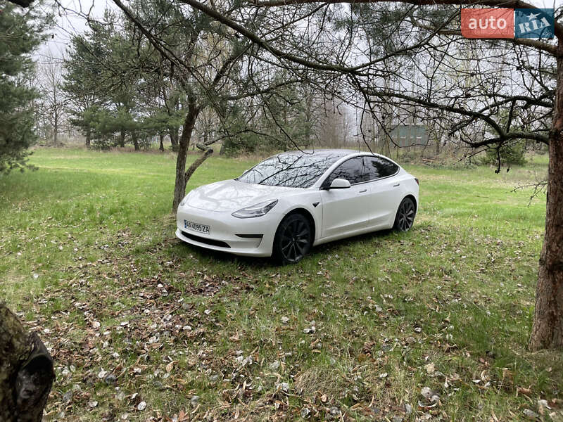 Седан Tesla Model 3 2019 в Чернигове