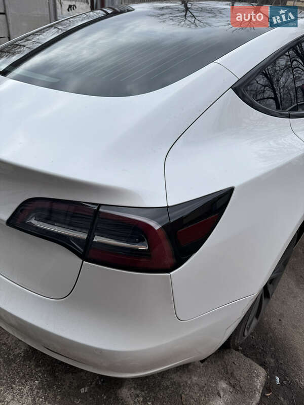 Седан Tesla Model 3 2019 в Чернигове